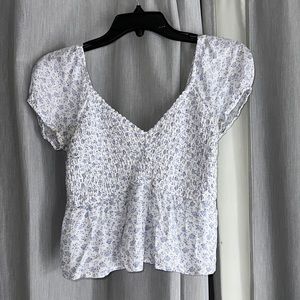 HOLLISTER | Floral Top 🪻🤍